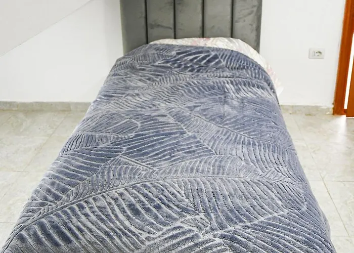 アパート Talani House